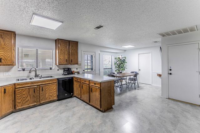 3809 Doris LN, Round Rock, TX 78664