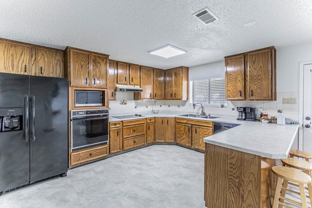 3809 Doris LN, Round Rock, TX 78664