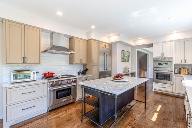 3031 Farner Court, Riverwoods, IL 60015