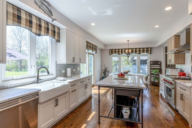 3031 Farner Court, Riverwoods, IL 60015