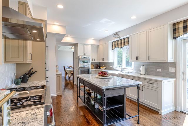3031 Farner Court, Riverwoods, IL 60015