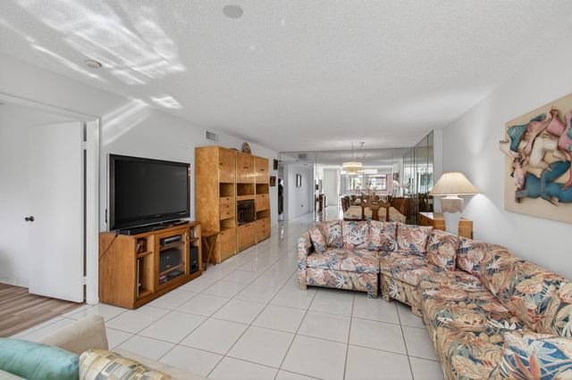 15324 Lakes Of Delray Boulevard 107, Delray Beach, FL 33484