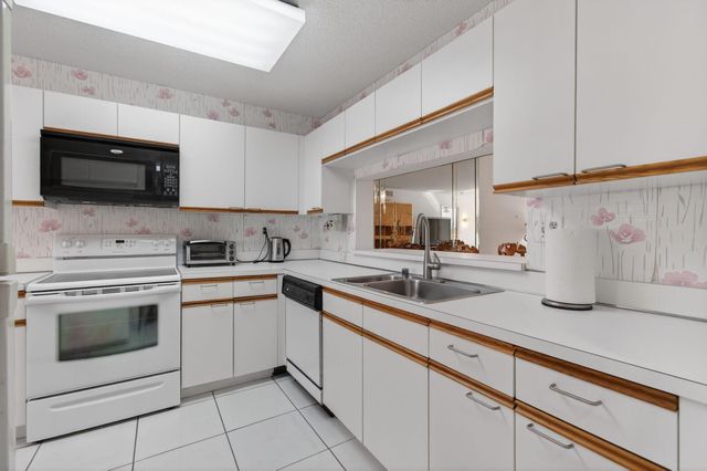 15324 Lakes Of Delray Boulevard 107, Delray Beach, FL 33484