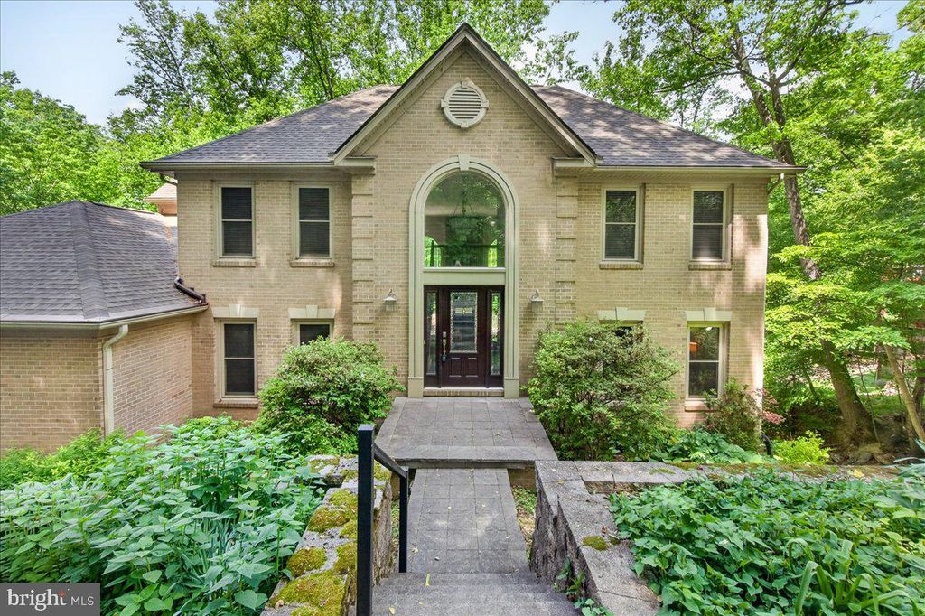Image 1 of property listing at 10490 LAKERIDGE CT, New Market, MD 21774