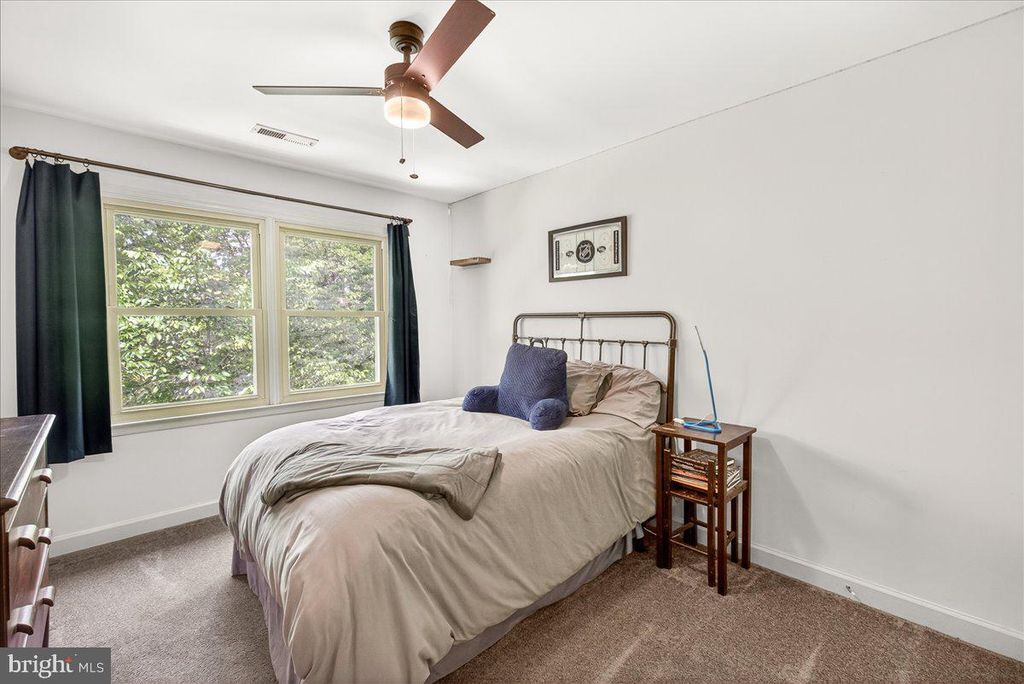 Image 28 of property listing at 10490 LAKERIDGE CT, New Market, MD 21774
