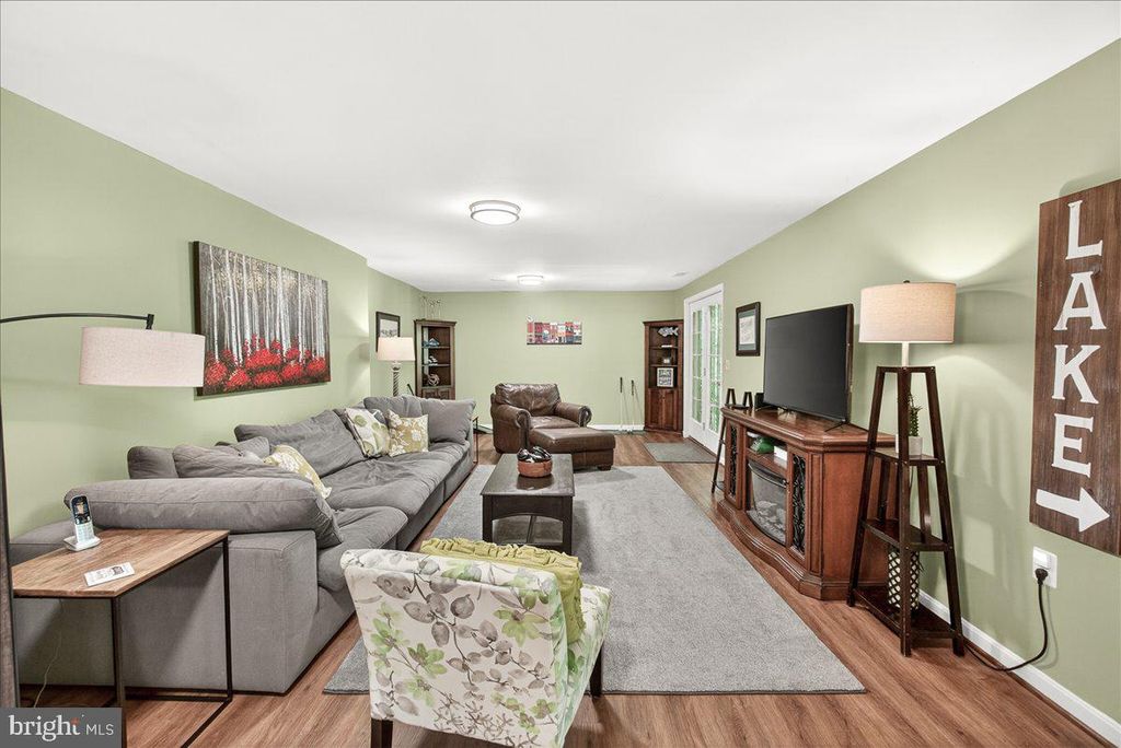 Image 40 of property listing at 10490 LAKERIDGE CT, New Market, MD 21774