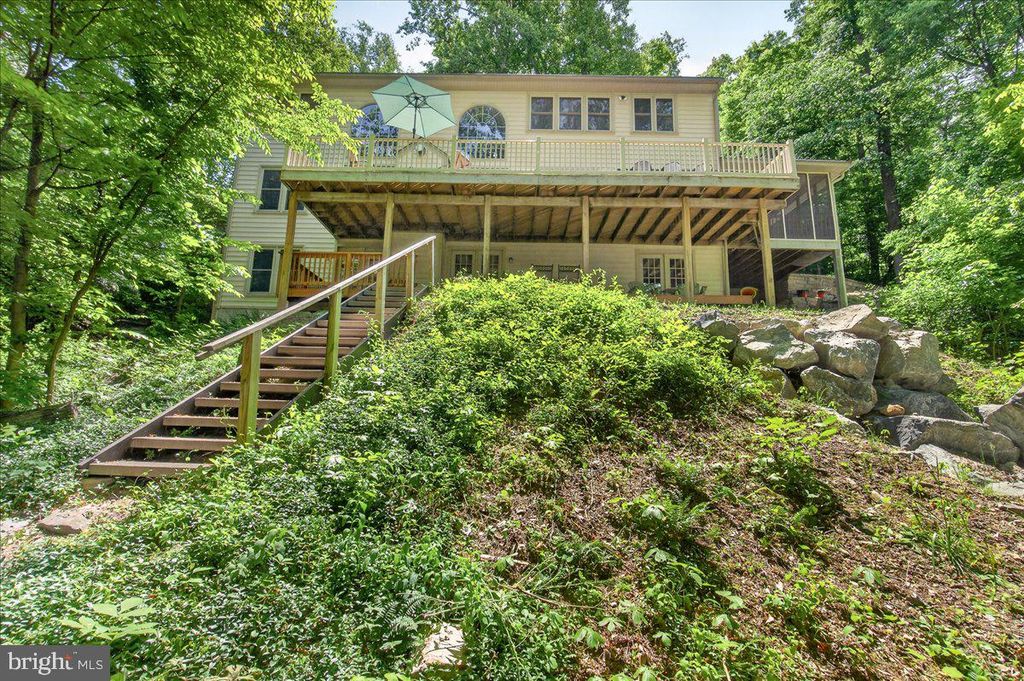 Image 47 of property listing at 10490 LAKERIDGE CT, New Market, MD 21774