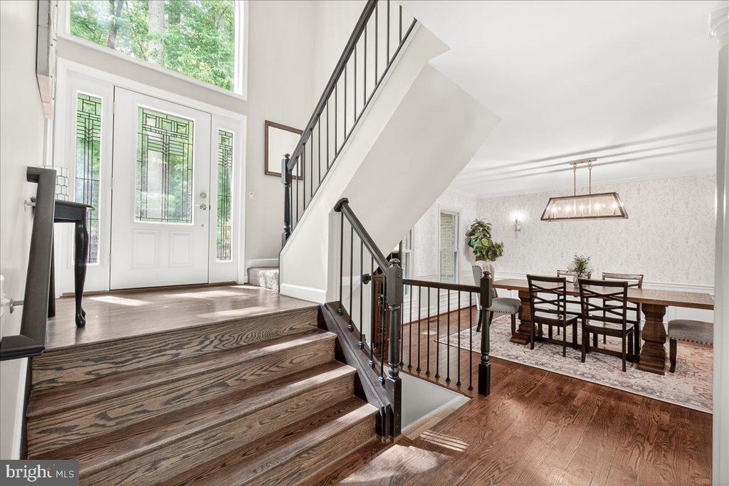 Image 7 of property listing at 10490 LAKERIDGE CT, New Market, MD 21774