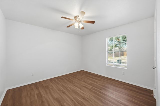 614 Lincoln Avenue, Lavon, TX 75166