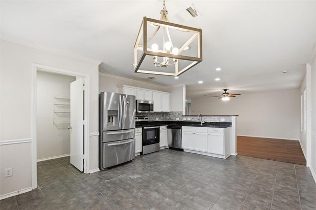 614 Lincoln Avenue, Lavon, TX 75166