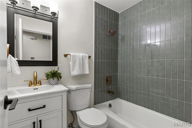 750 Burwick Terrace, Manchester, MO 63021