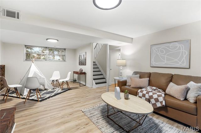 750 Burwick Terrace, Manchester, MO 63021