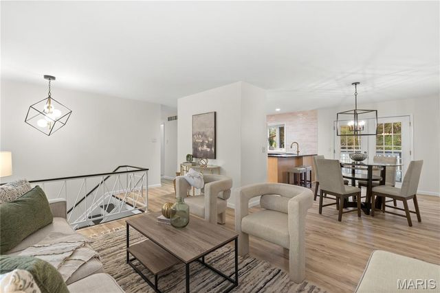 750 Burwick Terrace, Manchester, MO 63021