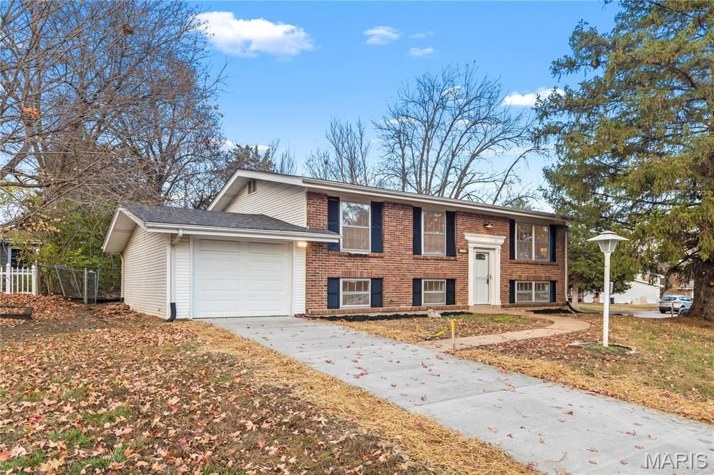 750 Burwick Terrace, Manchester, MO 63021