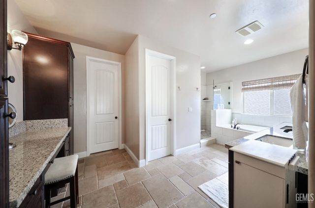 9615 Tortuga Del Mar Drive, Bakersfield, CA 93314