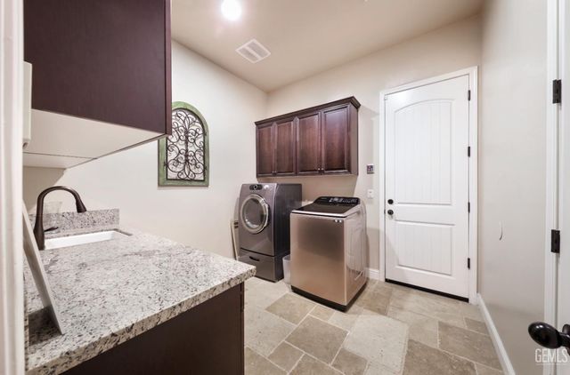 9615 Tortuga Del Mar Drive, Bakersfield, CA 93314