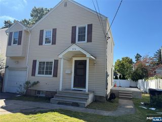 374 Midland Avenue, Paramus, NJ 07652