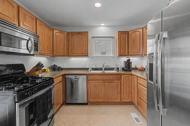 9 Cherokee Avenue, Essex Junction, VT 05452