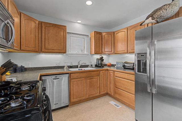 9 Cherokee Avenue, Essex Junction, VT 05452