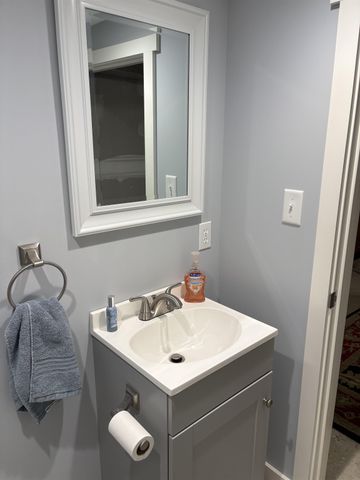 9 Cherokee Avenue, Essex Junction, VT 05452