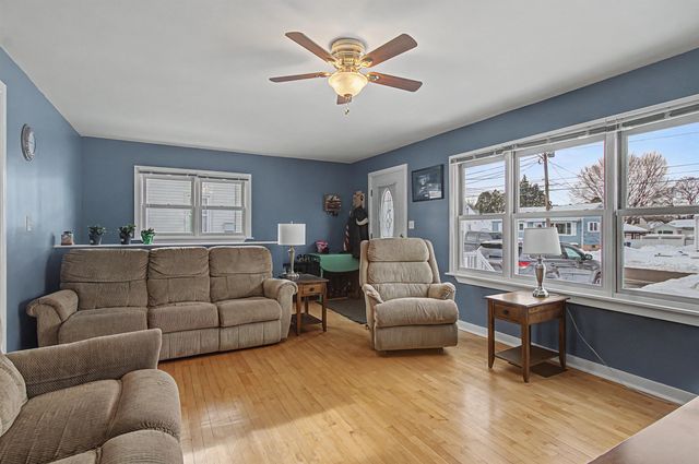 9 Cherokee Avenue, Essex Junction, VT 05452