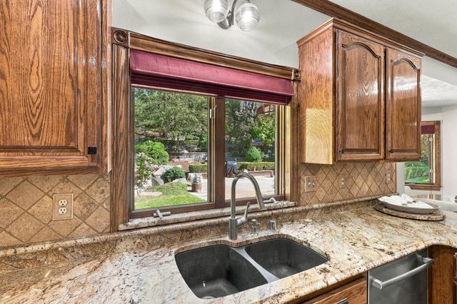 16914 N Triple Butte Cir, Colbert, WA 99005