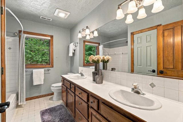 16914 N Triple Butte Cir, Colbert, WA 99005