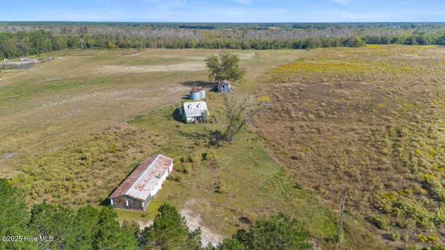 2438 White Oak River Road, Maysville, NC 28555