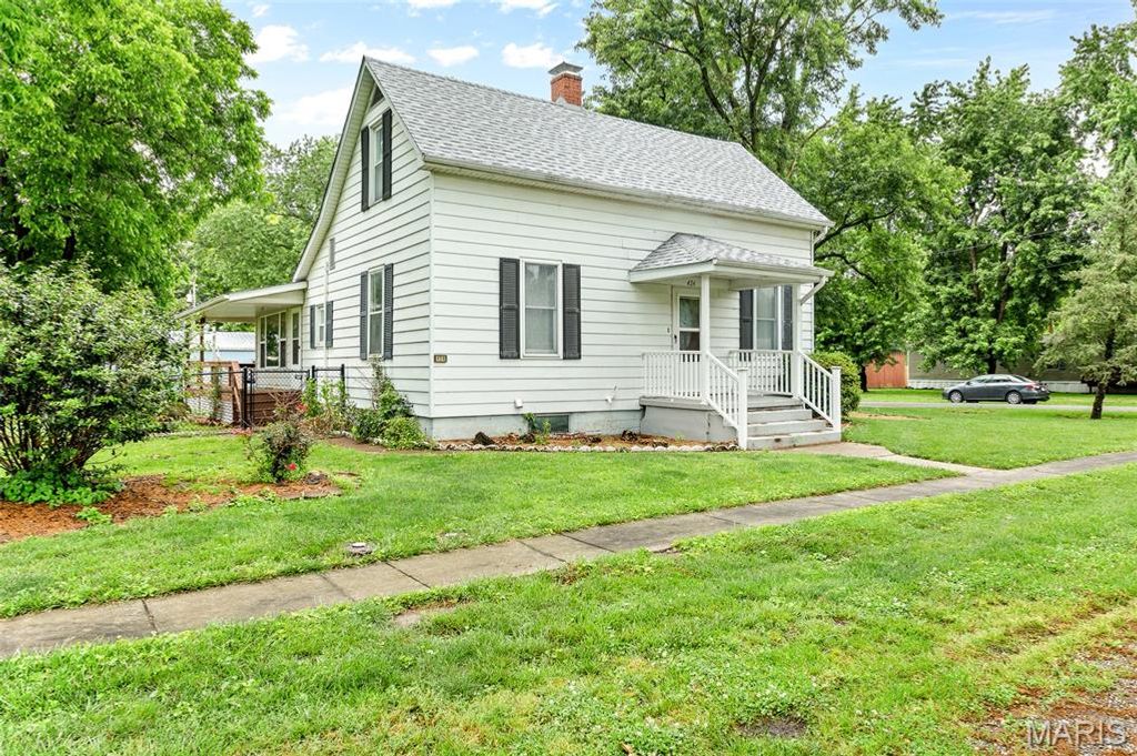 Image 1 of property listing at 426 N Nebraska Street, Marine, IL 62061