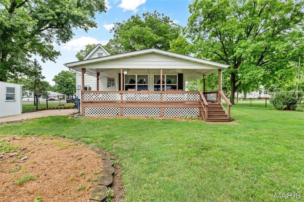Image 4 of property listing at 426 N Nebraska Street, Marine, IL 62061