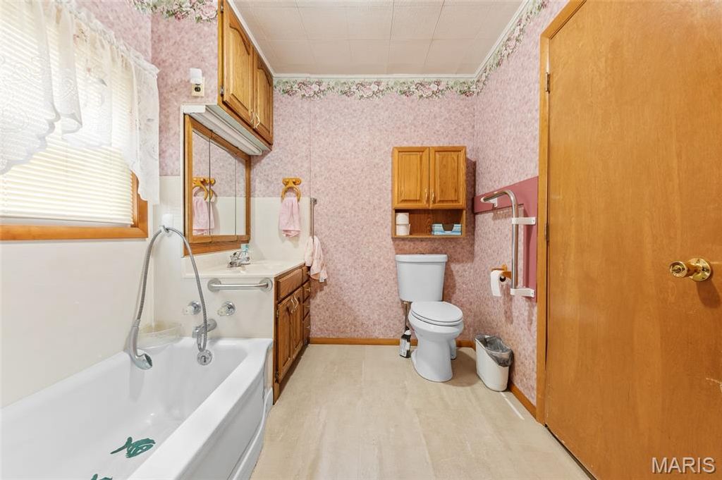 Image 8 of property listing at 426 N Nebraska Street, Marine, IL 62061