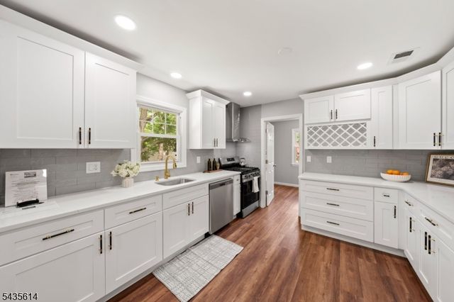 4 Dorothea Ter, Lawrence Twp., NJ 08648