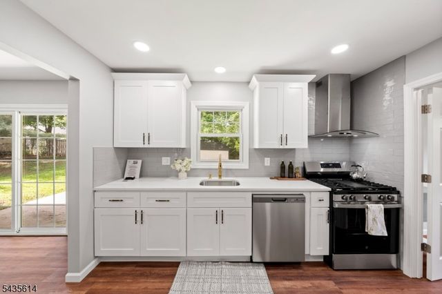 4 Dorothea Ter, Lawrence Twp., NJ 08648