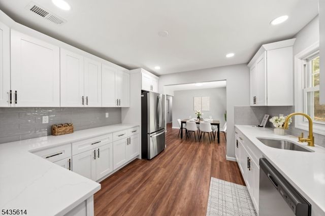 4 Dorothea Ter, Lawrence Twp., NJ 08648