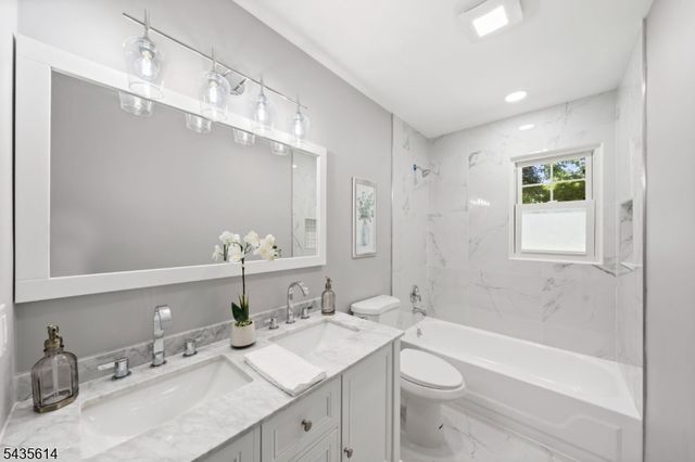 4 Dorothea Ter, Lawrence Twp., NJ 08648