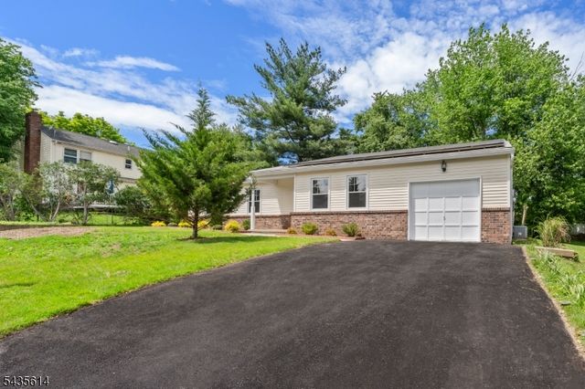 4 Dorothea Ter, Lawrence Twp., NJ 08648