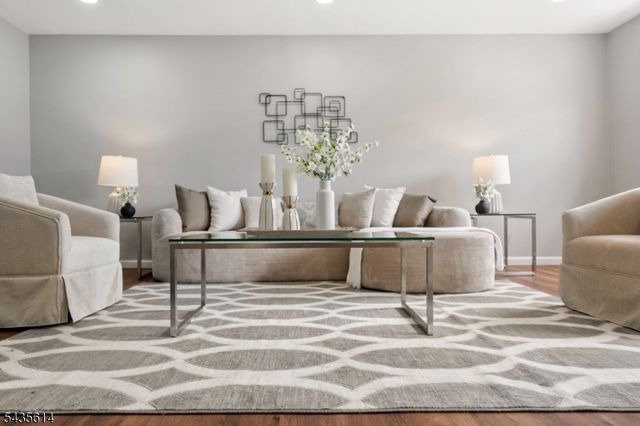 4 Dorothea Ter, Lawrence Twp., NJ 08648