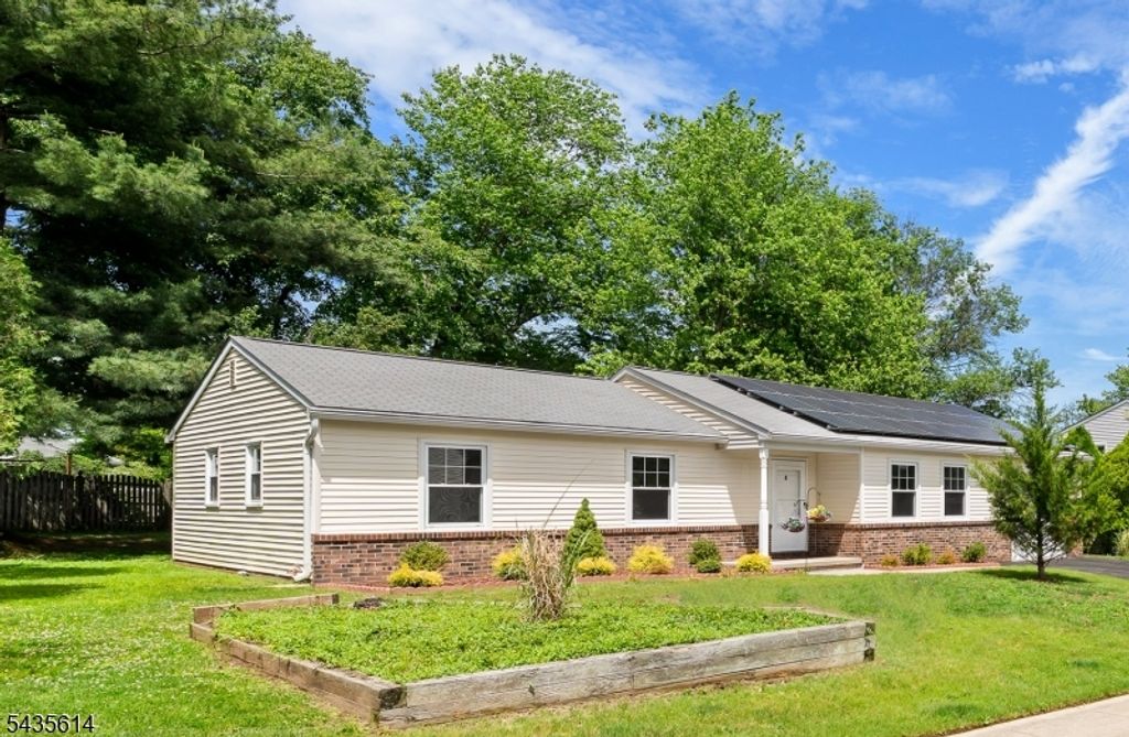 4 Dorothea Ter, Lawrence Twp., NJ 08648