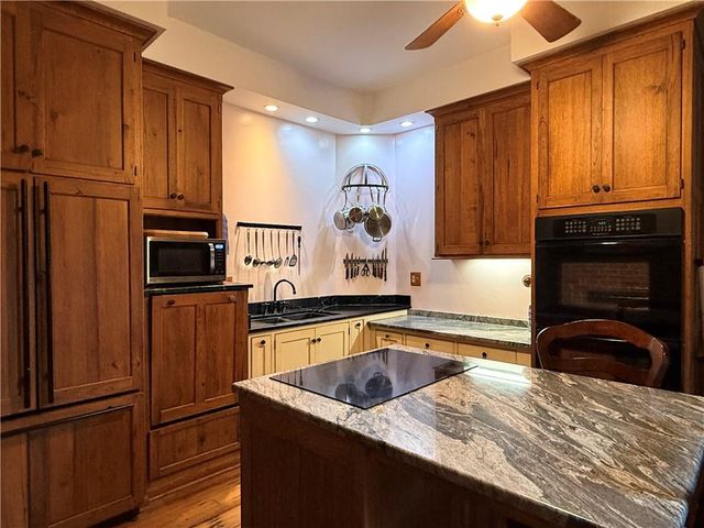 646 LOUISIANA Street, Lawrence, KS 66044