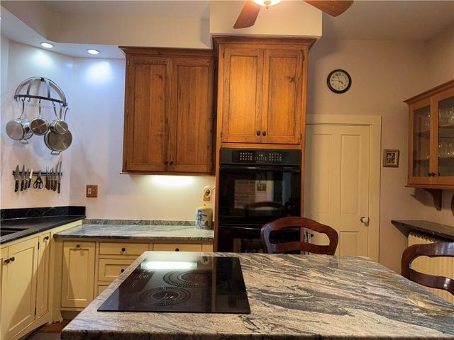 646 LOUISIANA Street, Lawrence, KS 66044