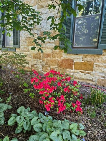 646 LOUISIANA Street, Lawrence, KS 66044