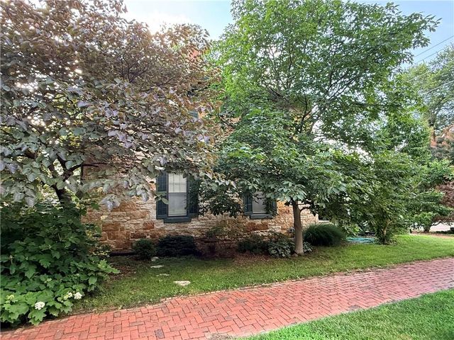 646 LOUISIANA Street, Lawrence, KS 66044