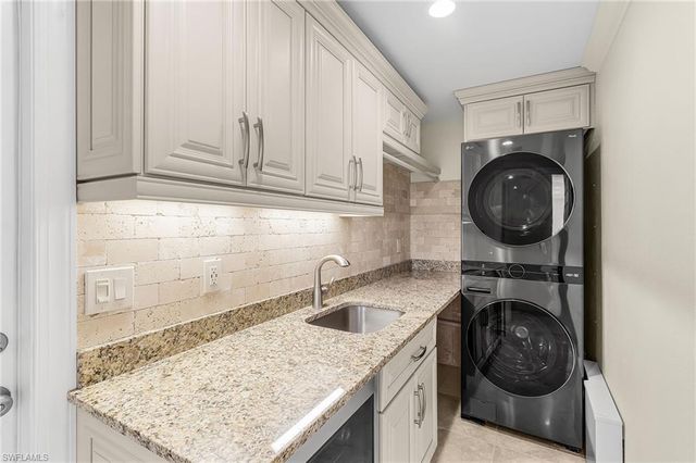 5985 Baker CT, Fort Myers, FL 33919