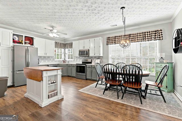 205 Autumn Glen Circle, Fayetteville, GA 30215