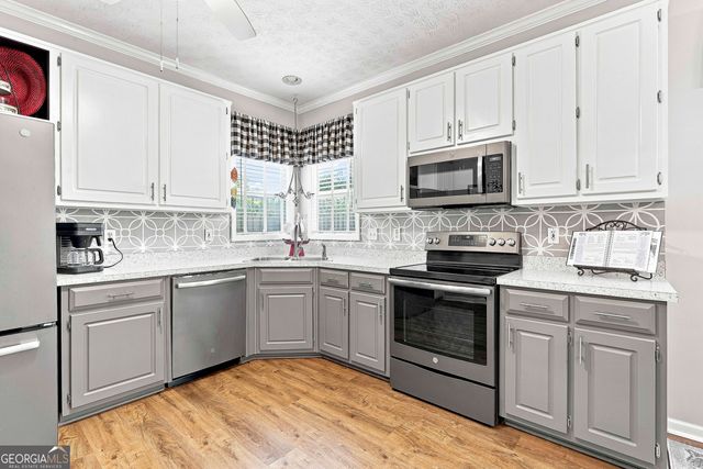 205 Autumn Glen Circle, Fayetteville, GA 30215