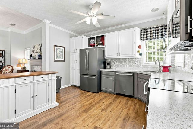 205 Autumn Glen Circle, Fayetteville, GA 30215