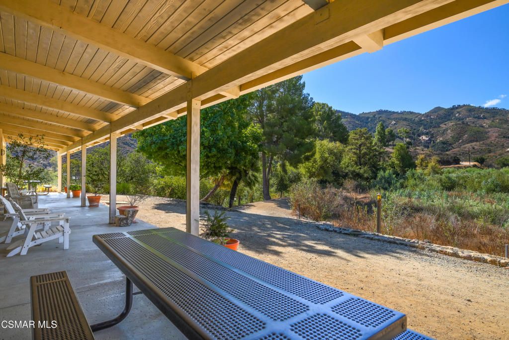 Image 10 of property listing at 30473 Mulholland Highway 170, Agoura Hills, CA 91301
