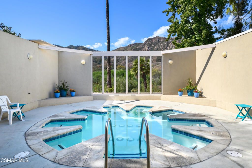 Image 4 of property listing at 30473 Mulholland Highway 170, Agoura Hills, CA 91301