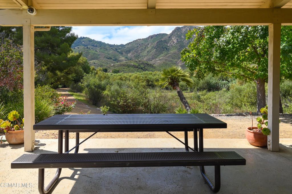 Image 9 of property listing at 30473 Mulholland Highway 170, Agoura Hills, CA 91301