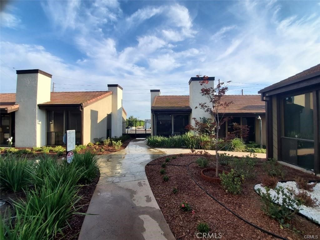 441 E Whittier Boulevard B, La Habra, CA 90631 — exterior